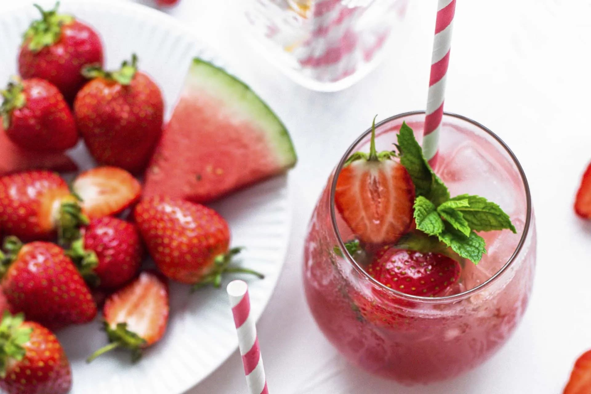 Watermelon strawberry lemonade juice with mint