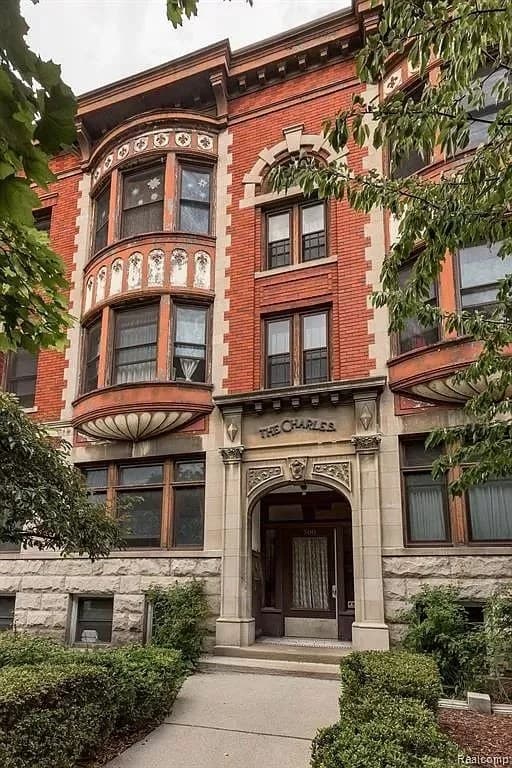 Cheapest, Nicest Apartments for Sale in Midtown — cover