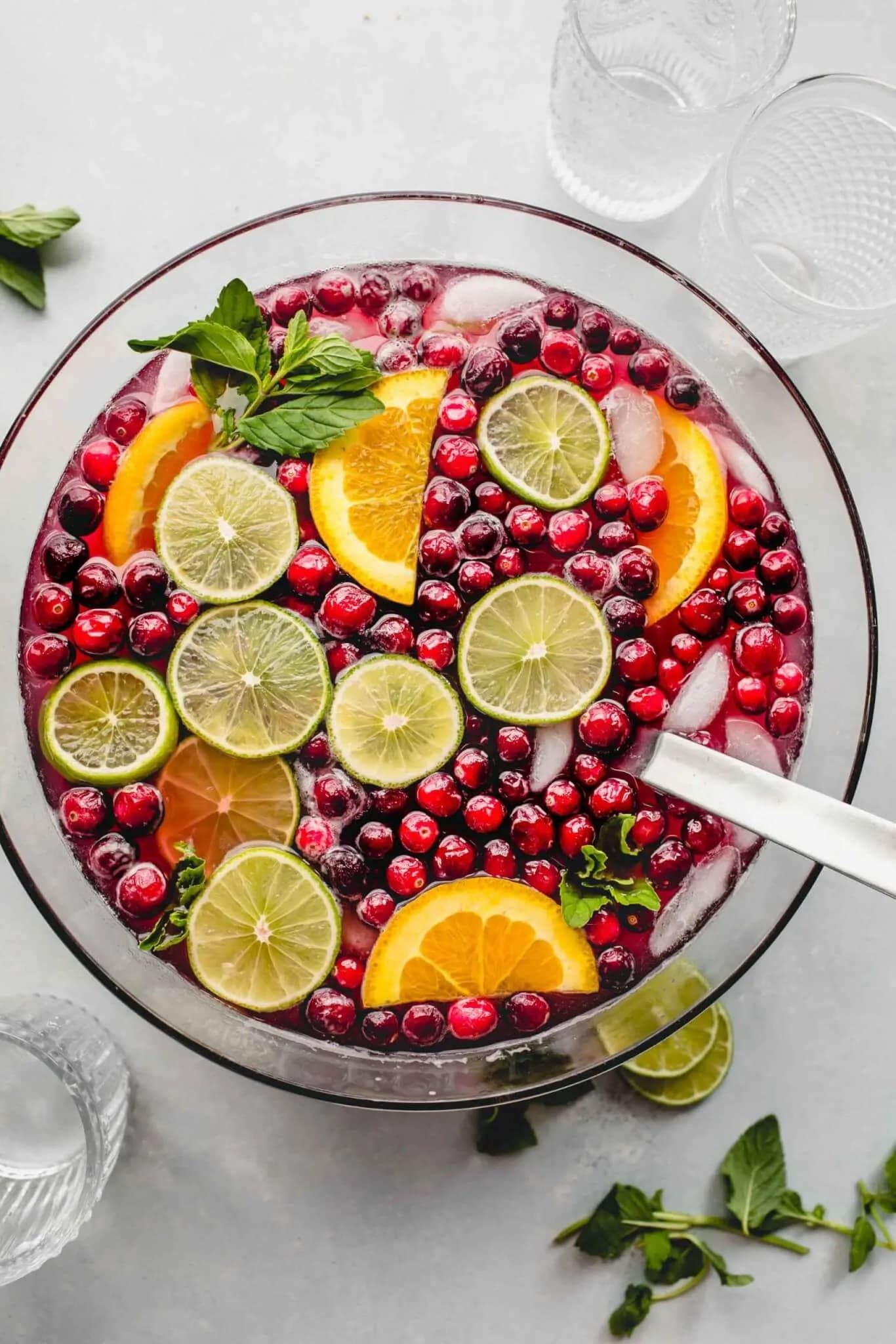 10 Festive Drinks To Try This Holiday Season — cover