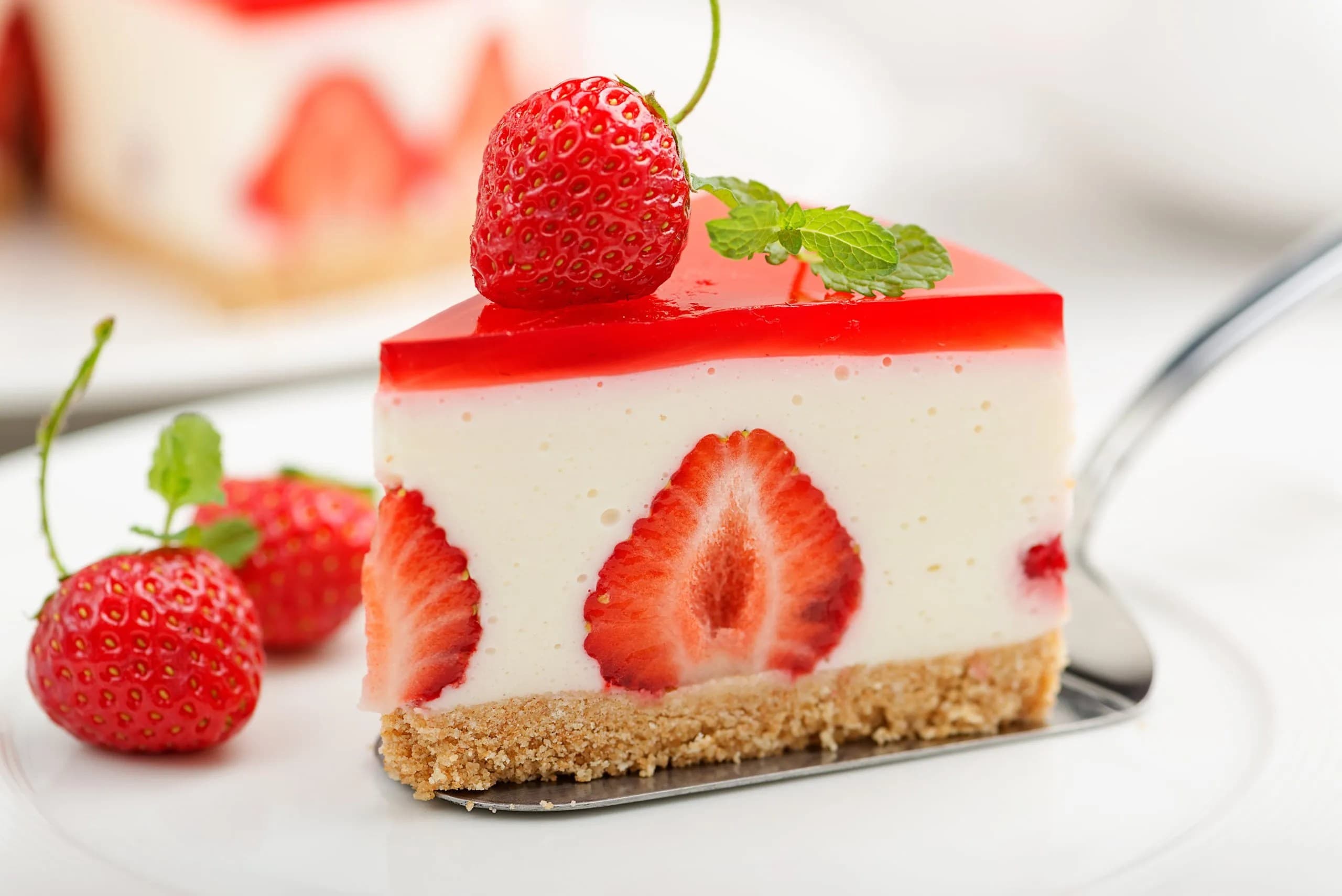 No-Bake Strawberry Jelly Cheesecake