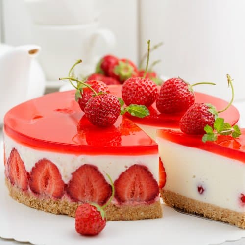 No-Bake Strawberry Jelly Cheesecake