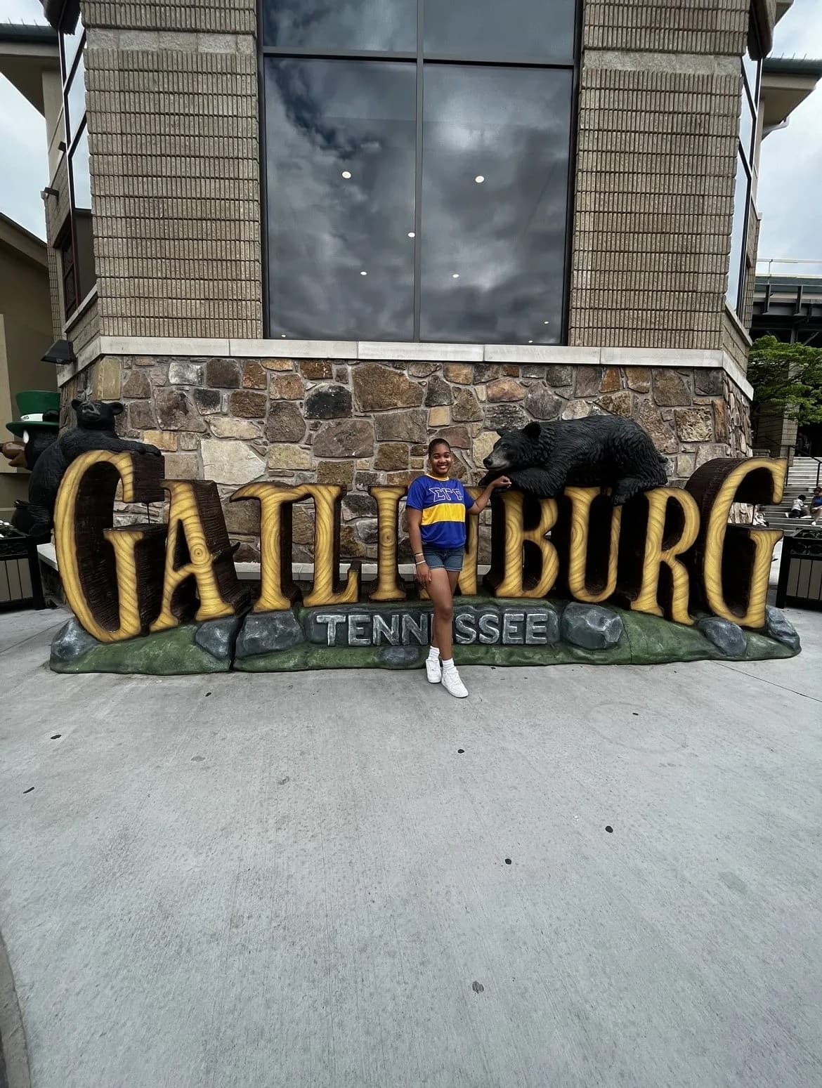5 Spots to Visit in Pigeon Forge, Tennessee — cover