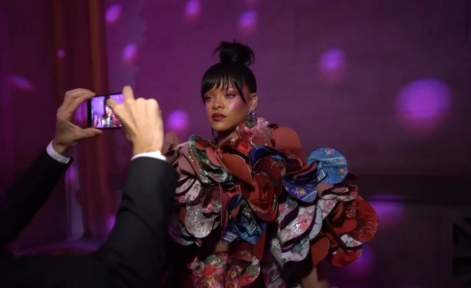Rihanna_at_the_2017_Met_Gala