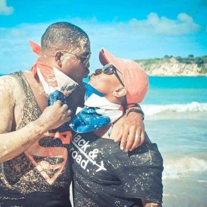 Couple kissing Black & Abroad
